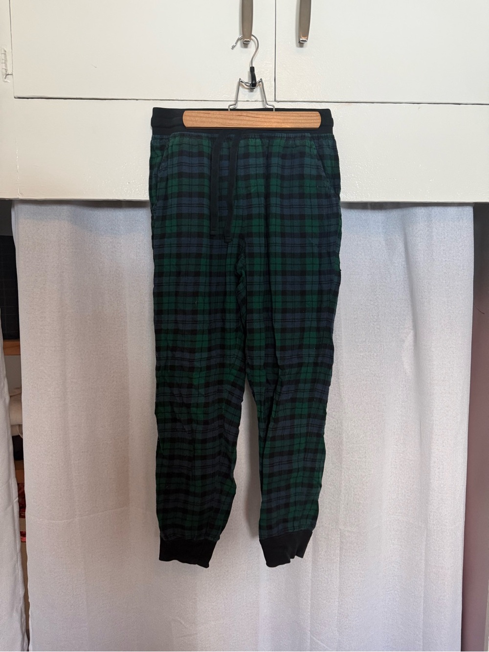 American Eagle Outfitters Green and Black Plaid Pajama Joggers